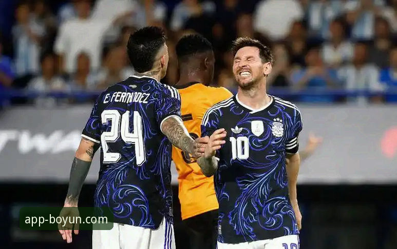 资深用户复盘阿根廷5-0大胜：从糖果盒到世界杯的战术密码